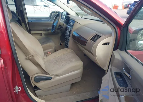 2010 Chrysler Town & Country New Lx из США, поврежденный, VIN 2A4RR2D13AR375118